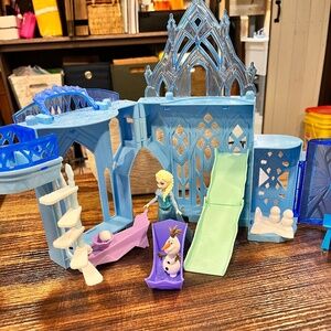 Mattel Disney Frozen Elsa Ice Castle House Playset
